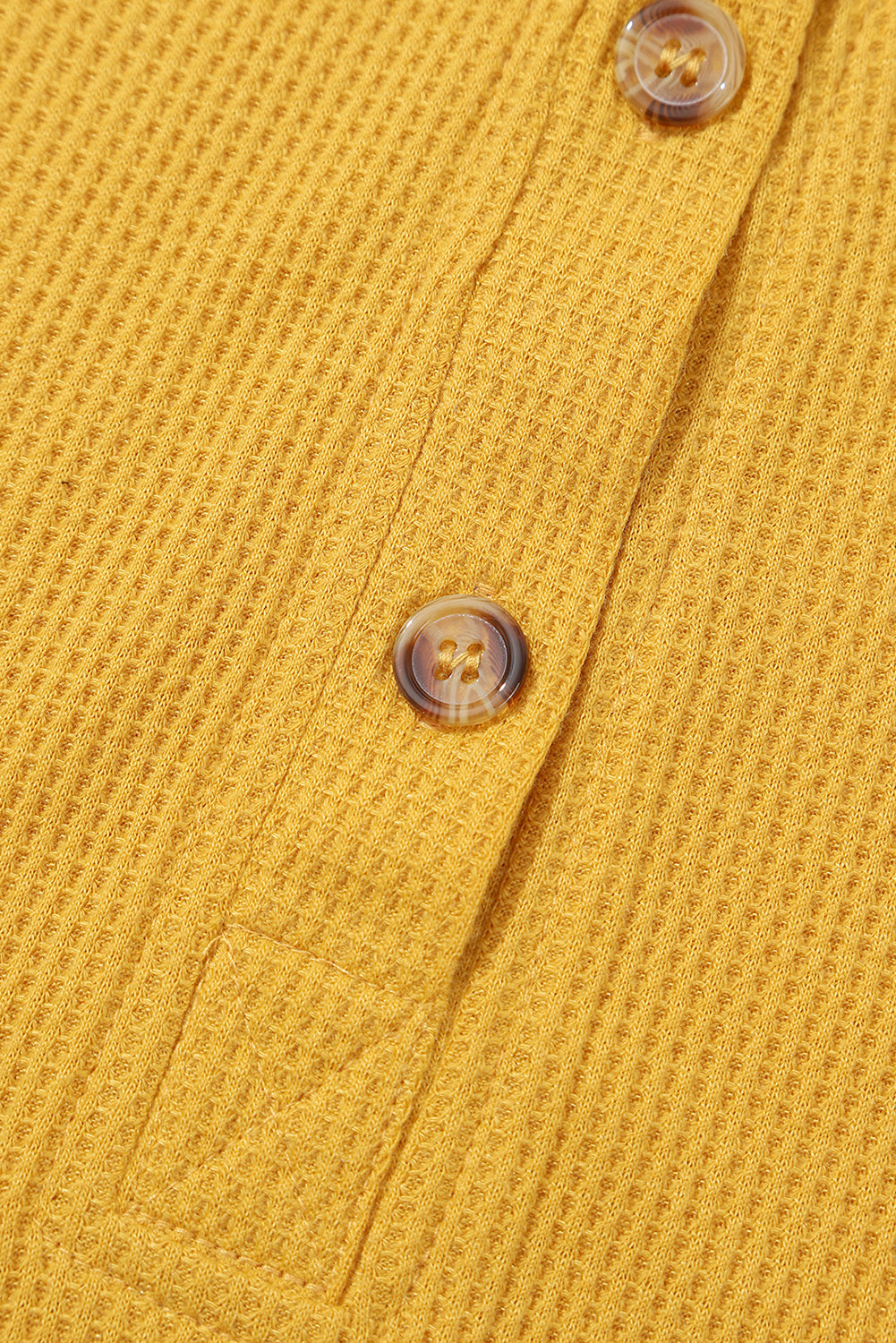 Rumena vafelj pletena karirasta majica s kapuco z žepi