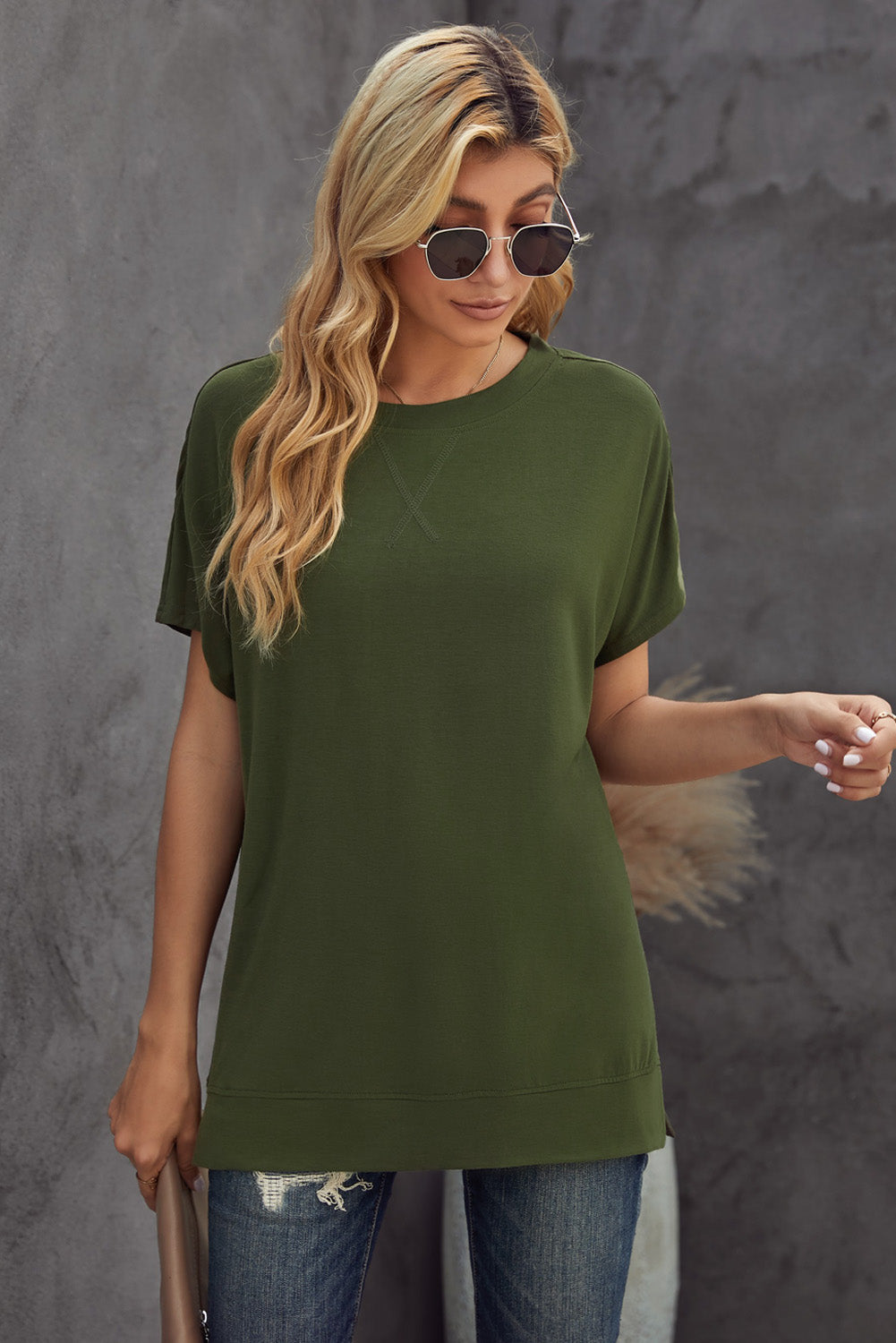 T-shirt vert à manches courtes et col rond de couleur unie