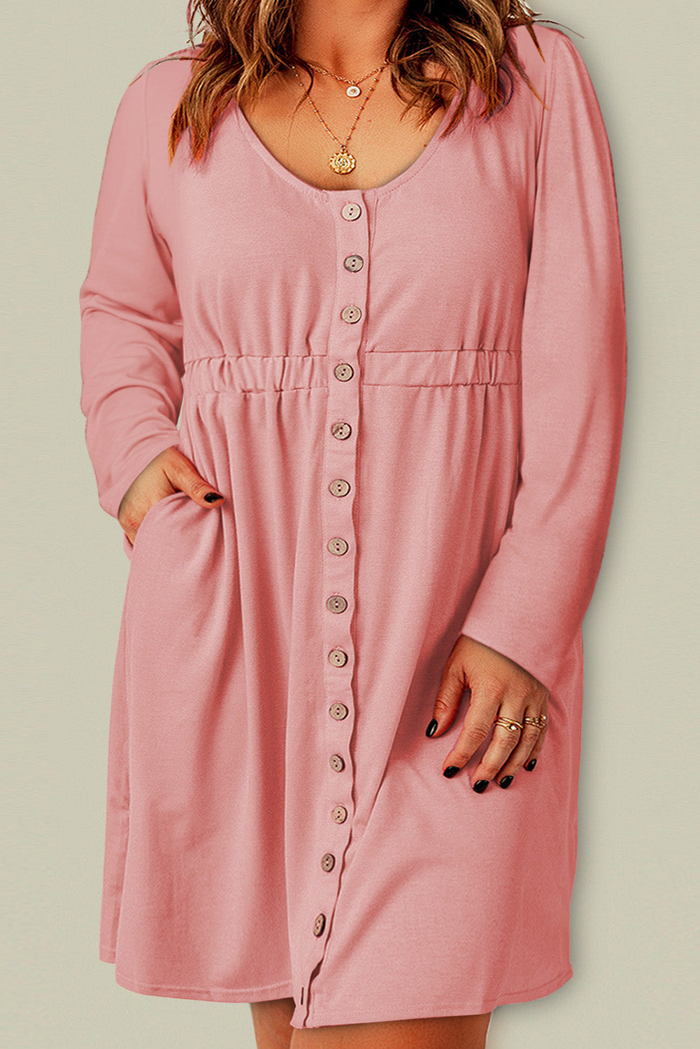 Rožnata enobarvna obleka z dolgimi rokavi na sprednji strani velike velikosti