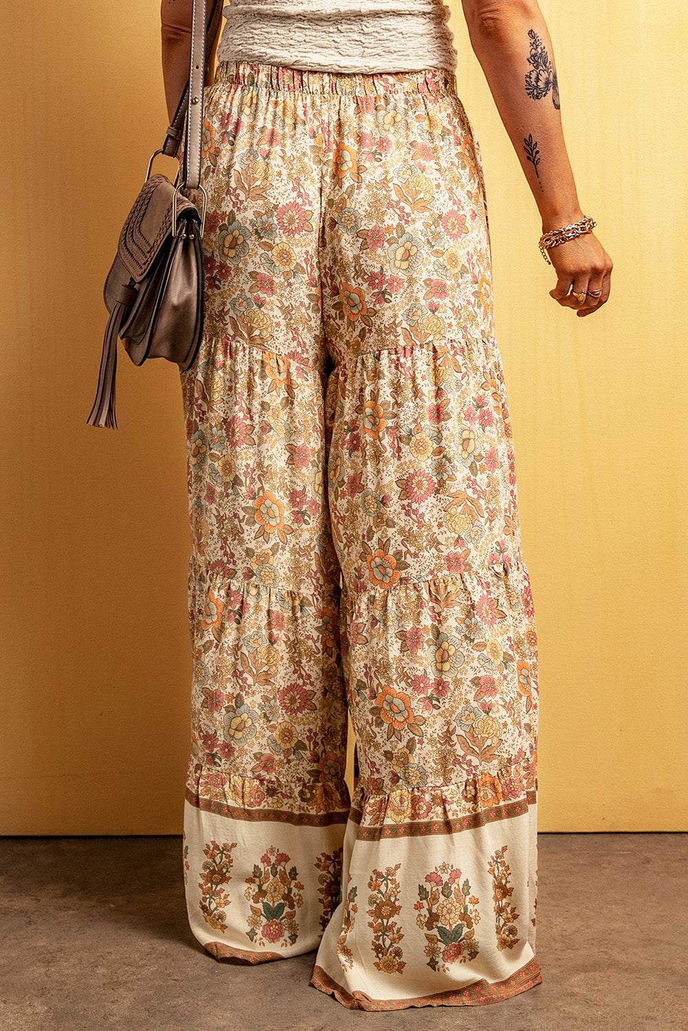 Pantalon large à coupe ample et patchwork floral style bohème multicolore