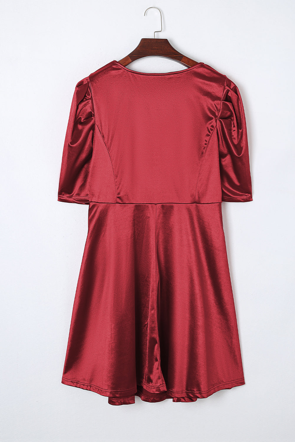 Ognjeno rdeča midi obleka velike velikosti z naborki in napihnjenimi rokavi