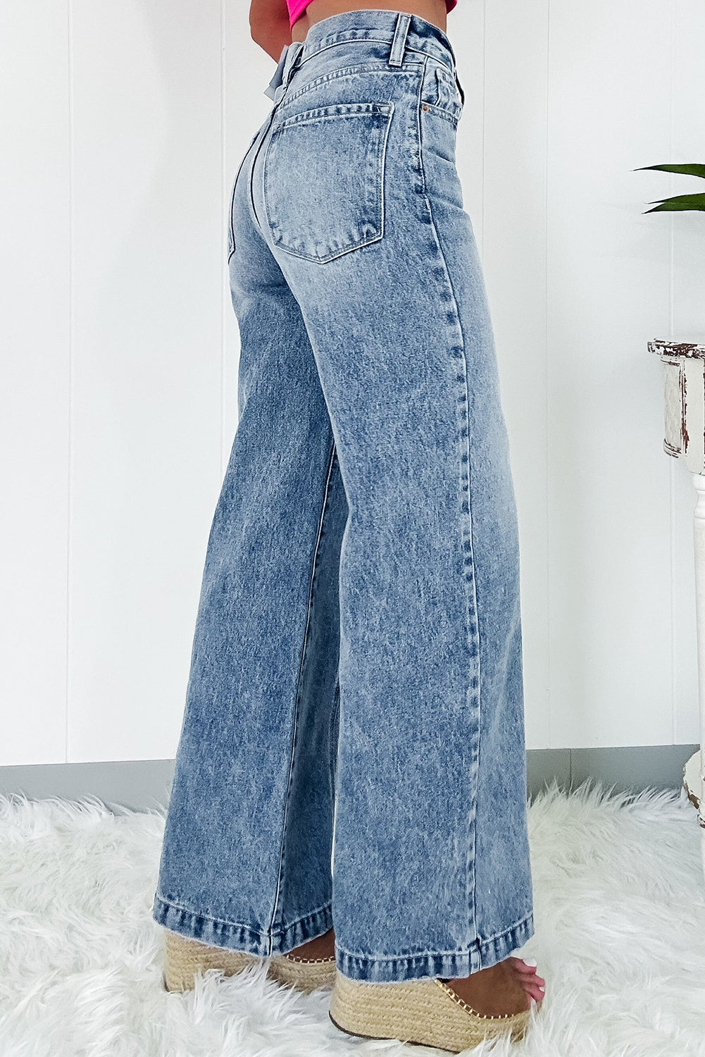 Jeans a vita alta con gamba larga e cucitura centrale blu scuro