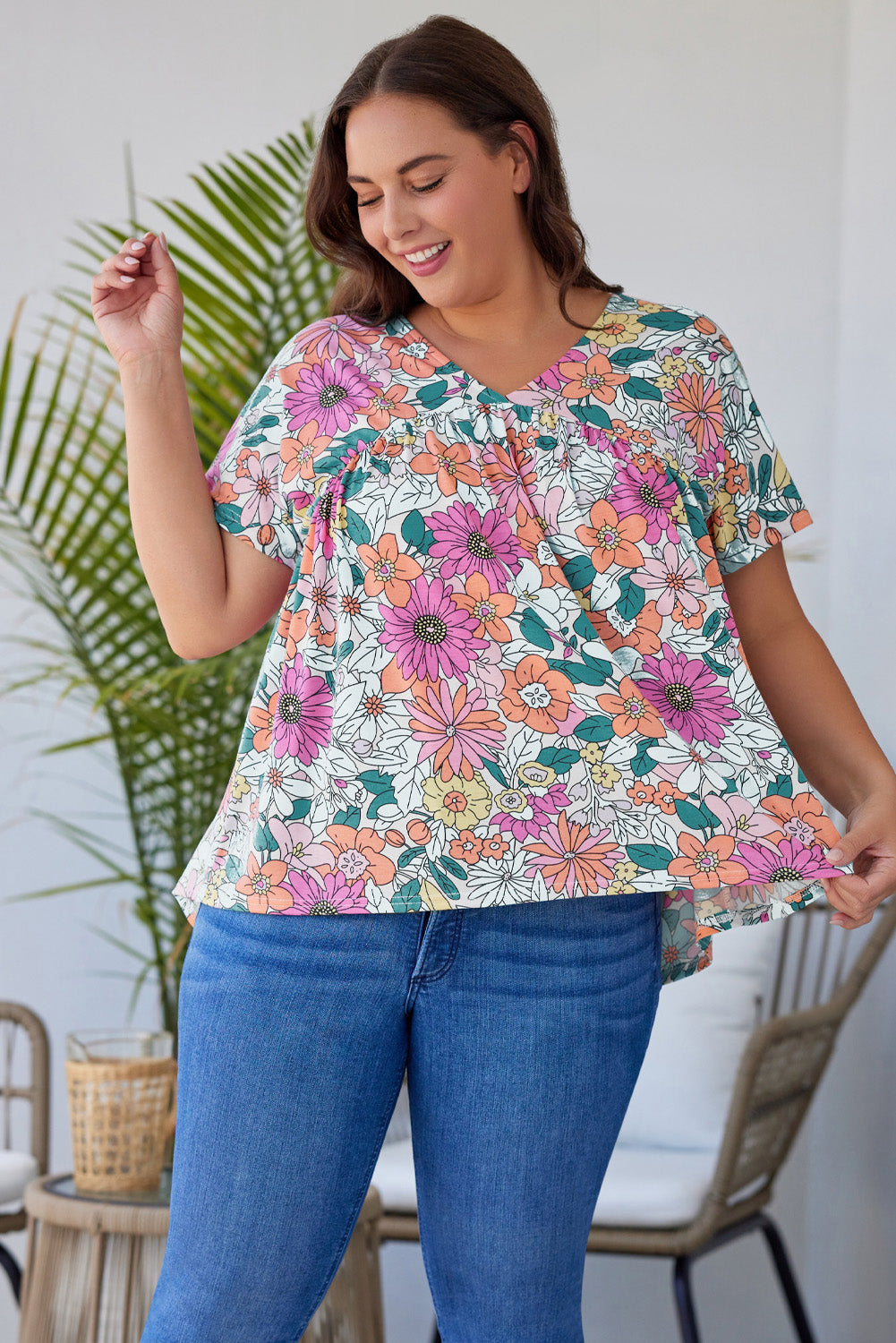 Višebojna ljetna bluza s V izrezom s cvjetnim printom veće veličine