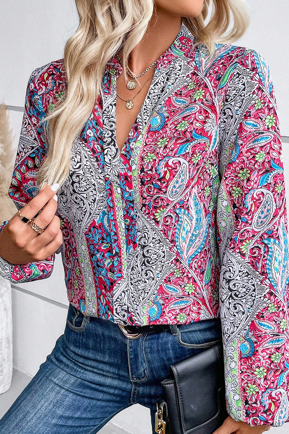 Ružičasta vintage boho bluza s urezanim ovratnikom s printom paisley