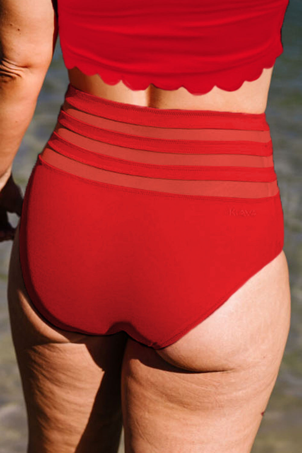 Feurig rote Mesh-gestreifte Bikinihose mit hoher Taille