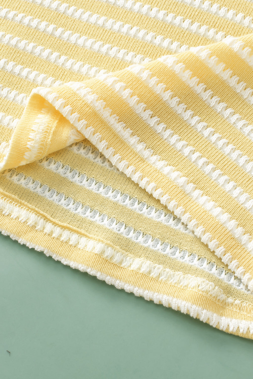 Maglione taglie forti con maniche a sbuffo corte a righe gialle