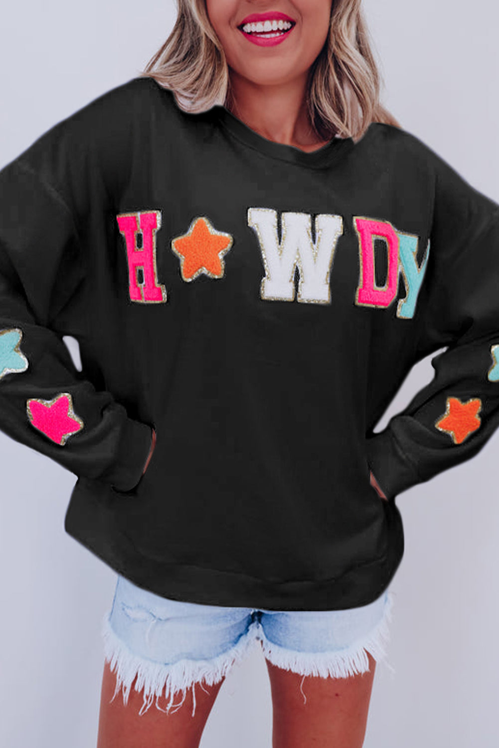 Schwarzes Howdy Freizeit-Sweatshirt mit glitzerndem Chenille-Aufnäher und Grafik