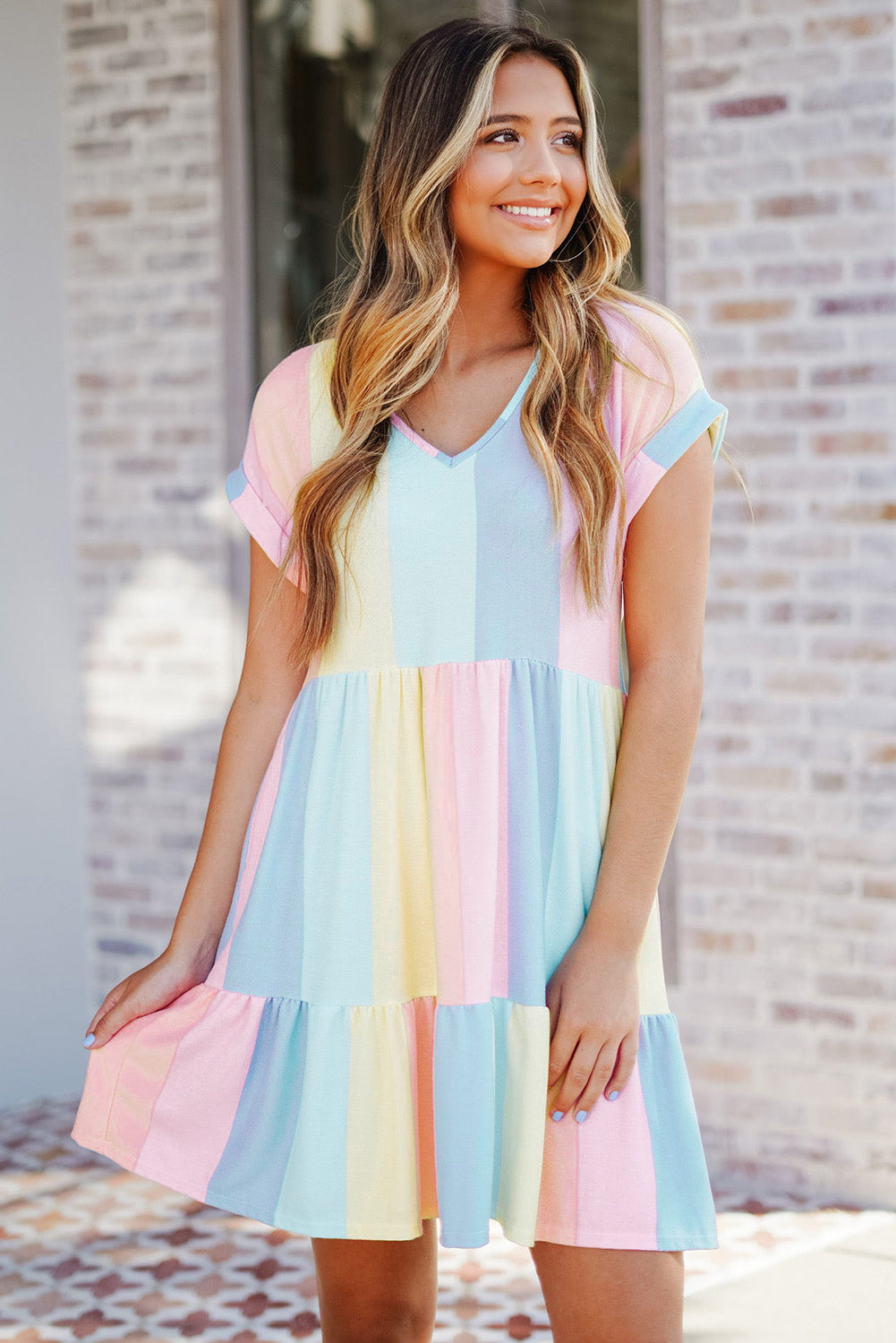 Mini-robe à plusieurs niveaux à rayures multicolores et blocs de couleurs