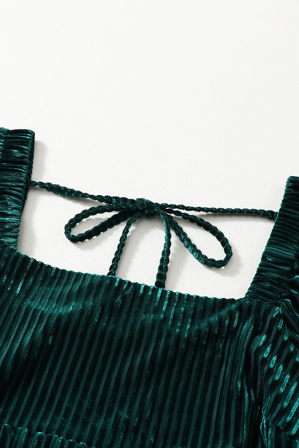 Zelena žametna obleka Babydoll s kvadratnim izrezom na hrbtni strani