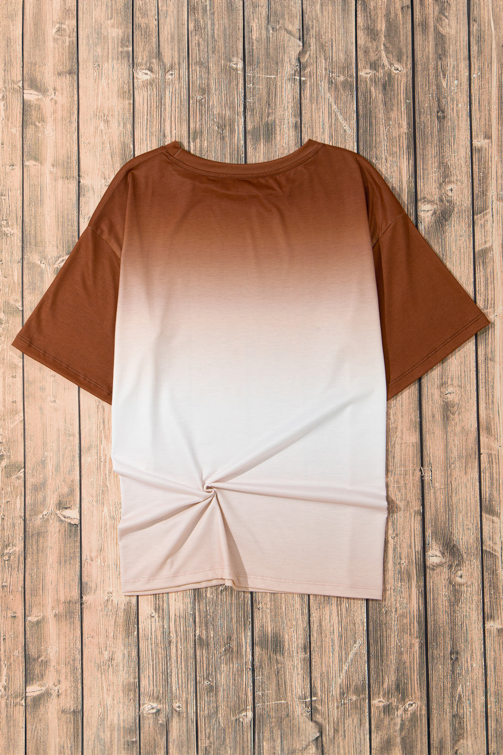 Braunes T-Shirt mit Farbverlauf und Rundhalsausschnitt