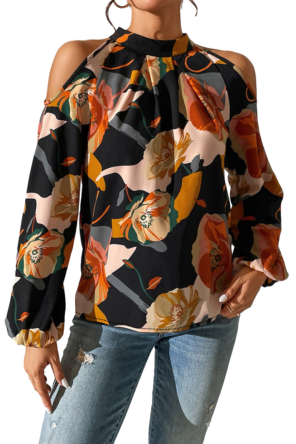 Črna bluza s cvetličnim vzorcem in hladnimi rokavi na ramenih