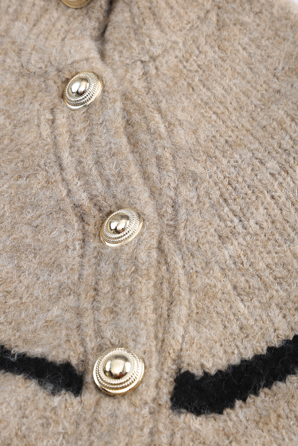 Robe pull kaki à rayures et imprimés avec col en dentelle et boutons asymétriques
