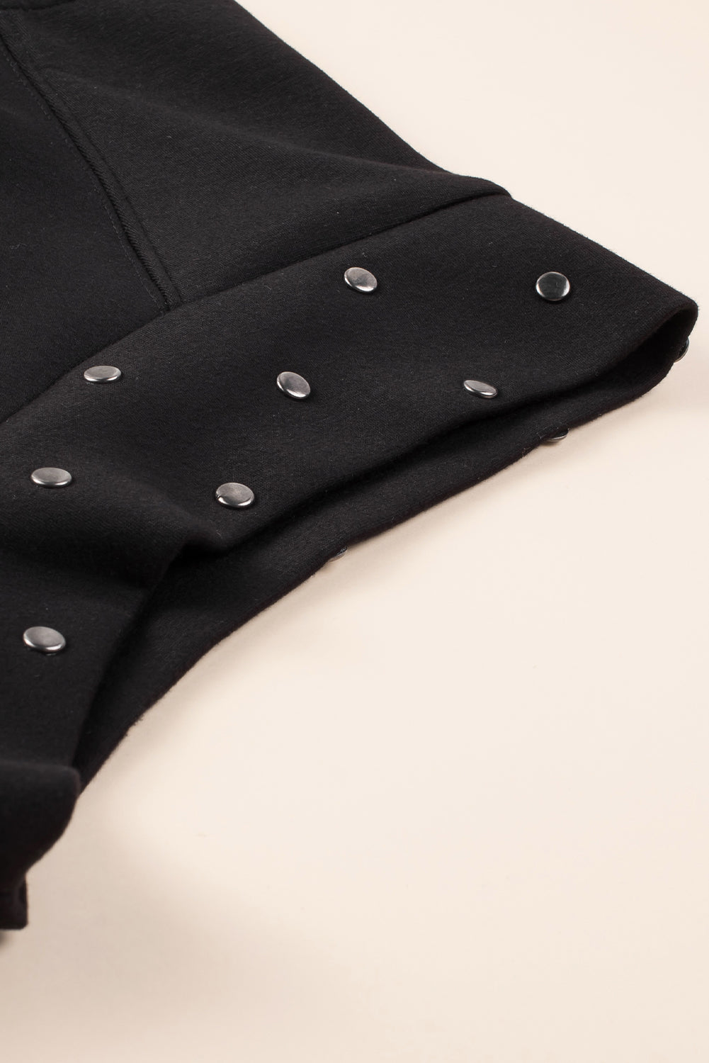 Robe T-shirt Noire Cloutée à Mancherons Grande Taille