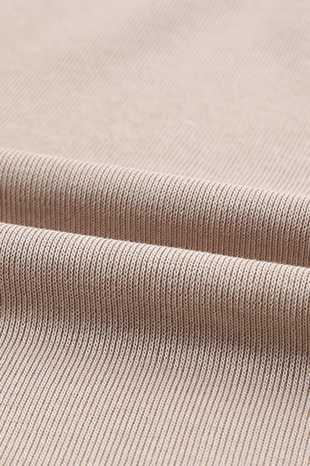 Khakifarbene Oversize-Bluse aus leichtem Strick