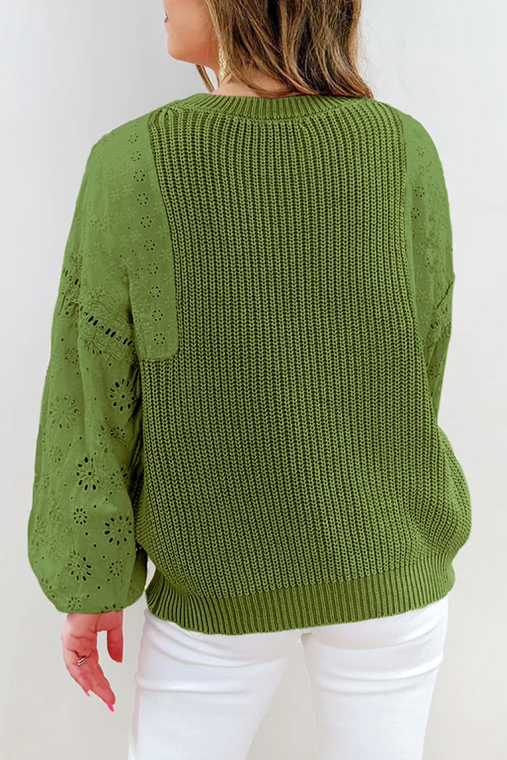 Maglione pullover patchwork con spalle scoperte e occhielli verdi