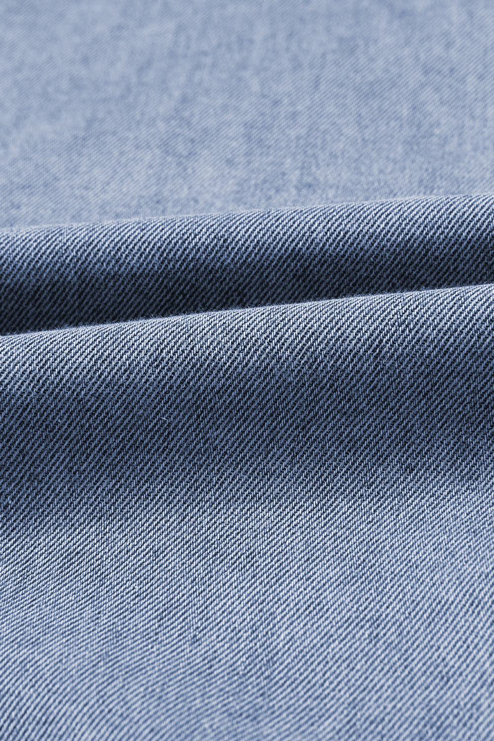 Blaue Jeansweste mit geflochtenem Besatz und Taschen von Ashleigh