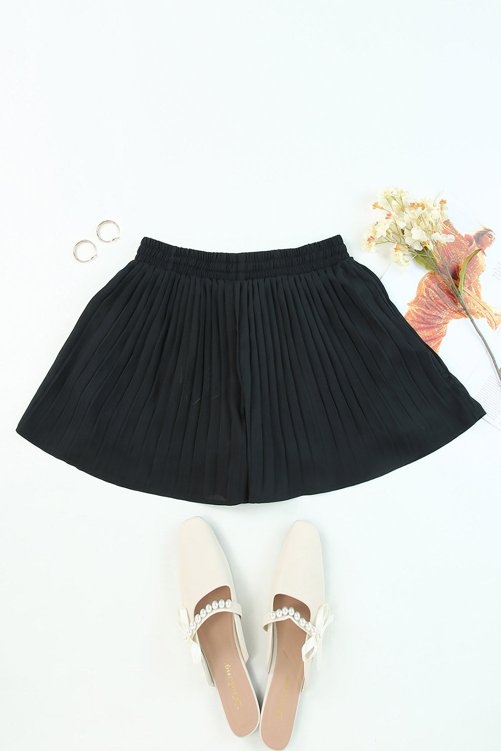Black Drawstring Waist Flowy Pleated Shorts