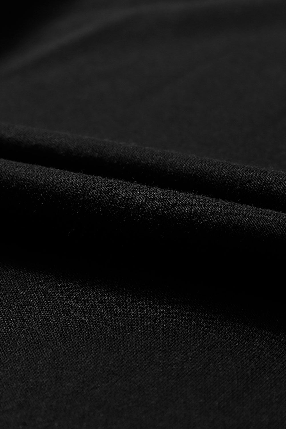 Crna jednobojna mini haljina s puf rukavima s volanima
