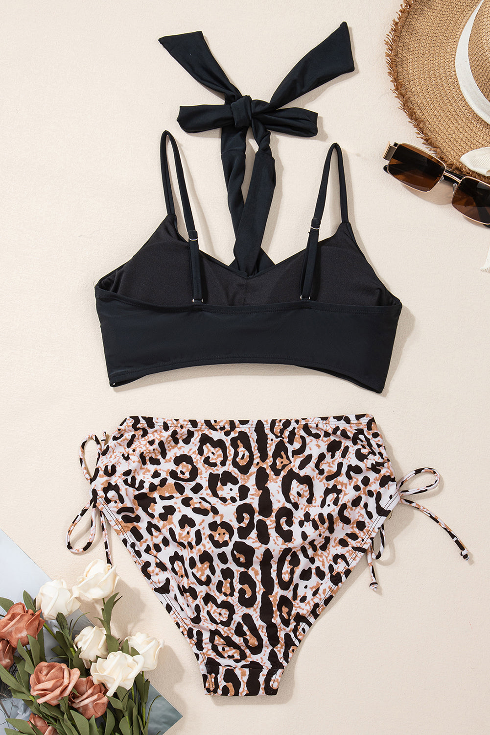 Costume da bagno bikini leopardato nero incrociato sul retro