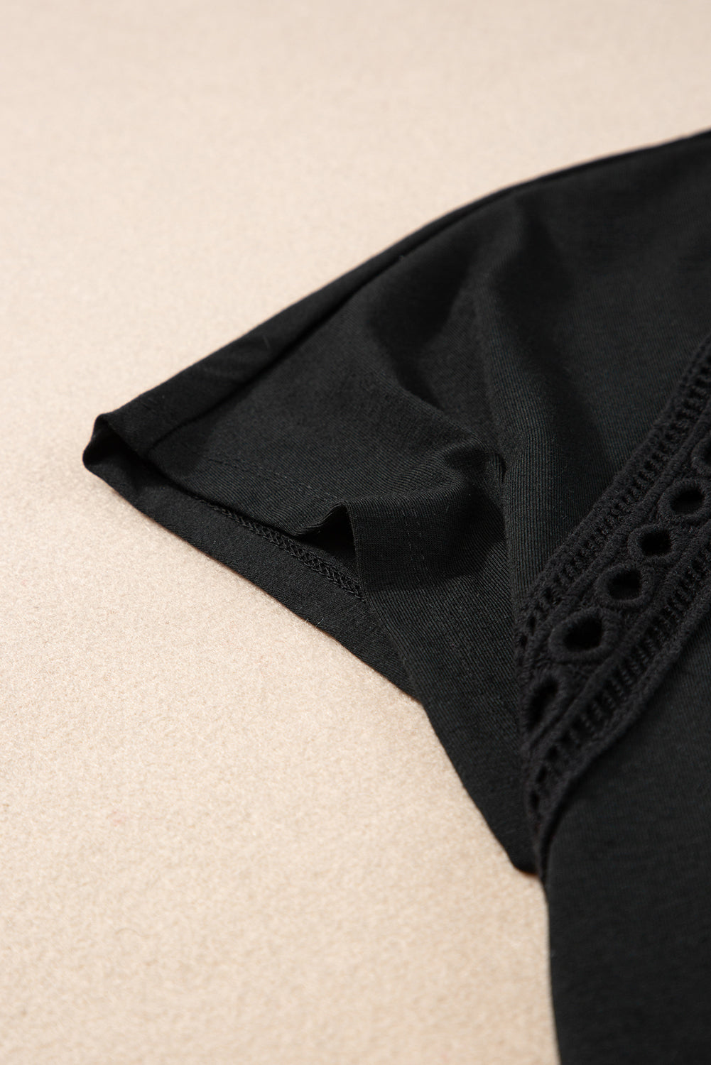 T-shirt surdimensionné noir avec détails en dentelle au crochet