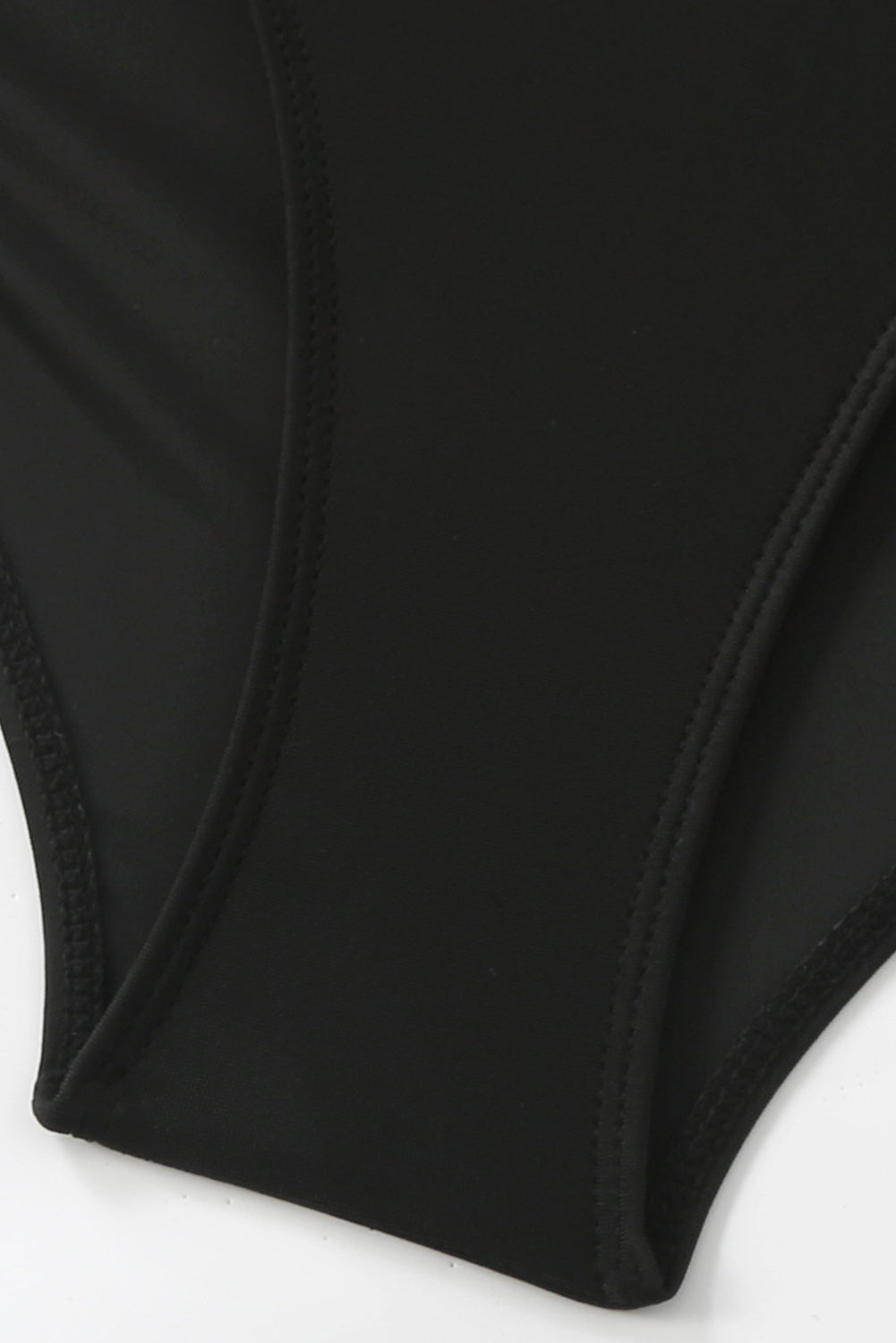 Schwarzer Monokini-Badeanzug mit gerafftem Netzausschnitt und Kordelzug