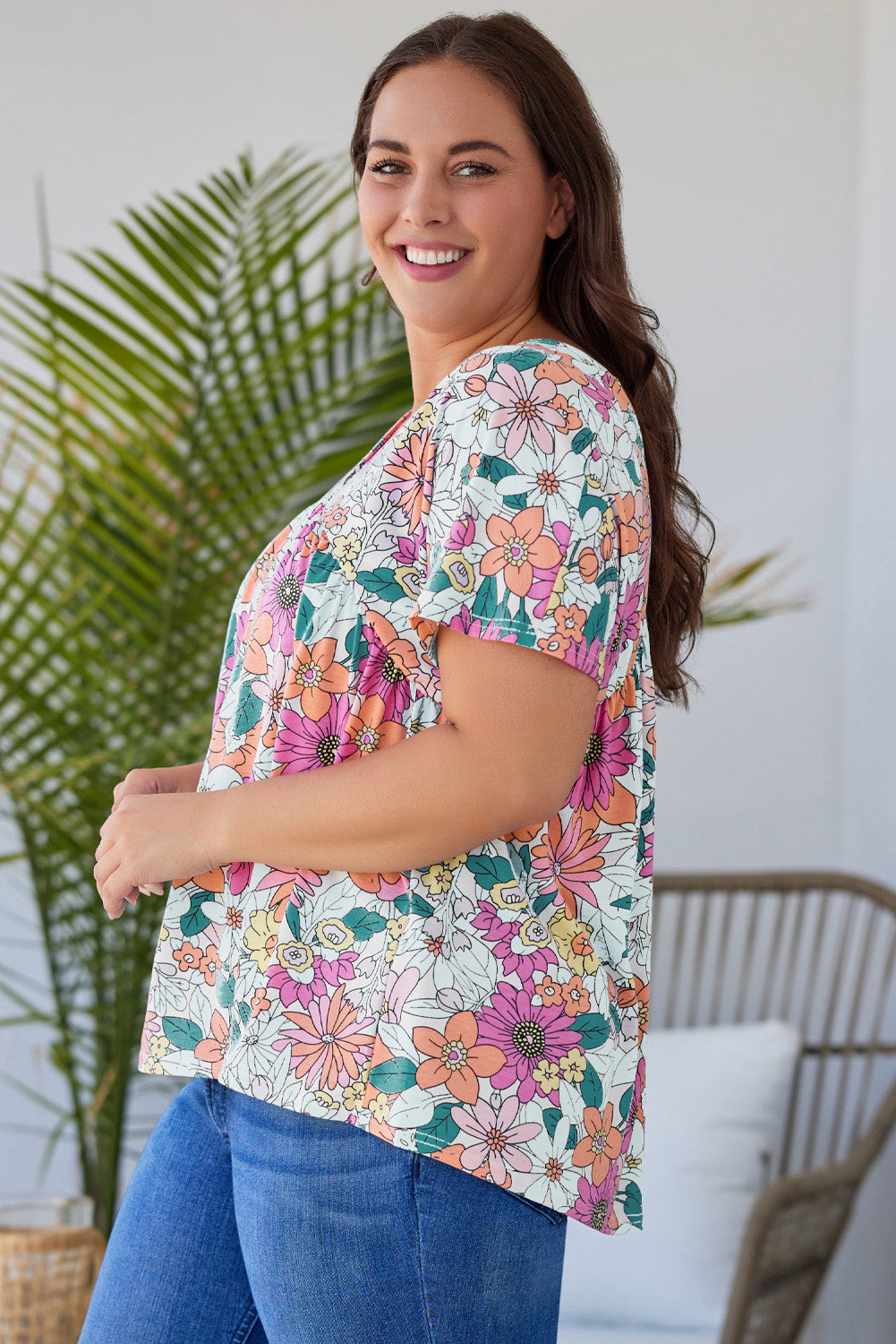 Višebojna ljetna bluza s V izrezom s cvjetnim printom veće veličine