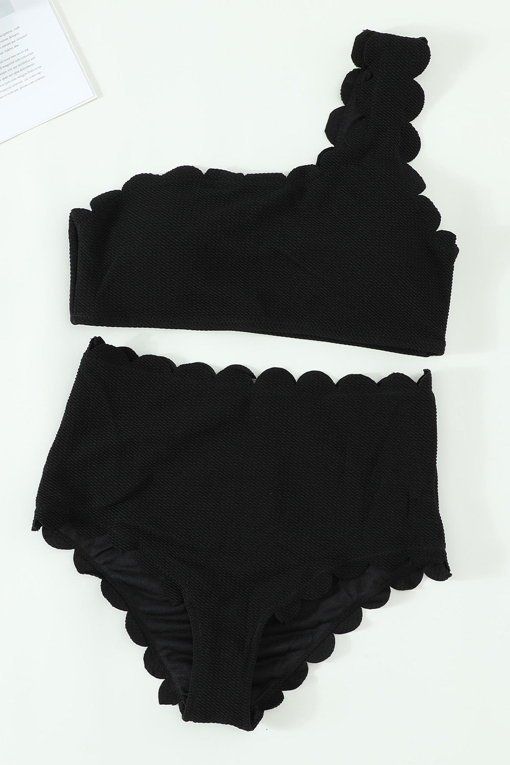 Bikini asymétrique festonné uni noir