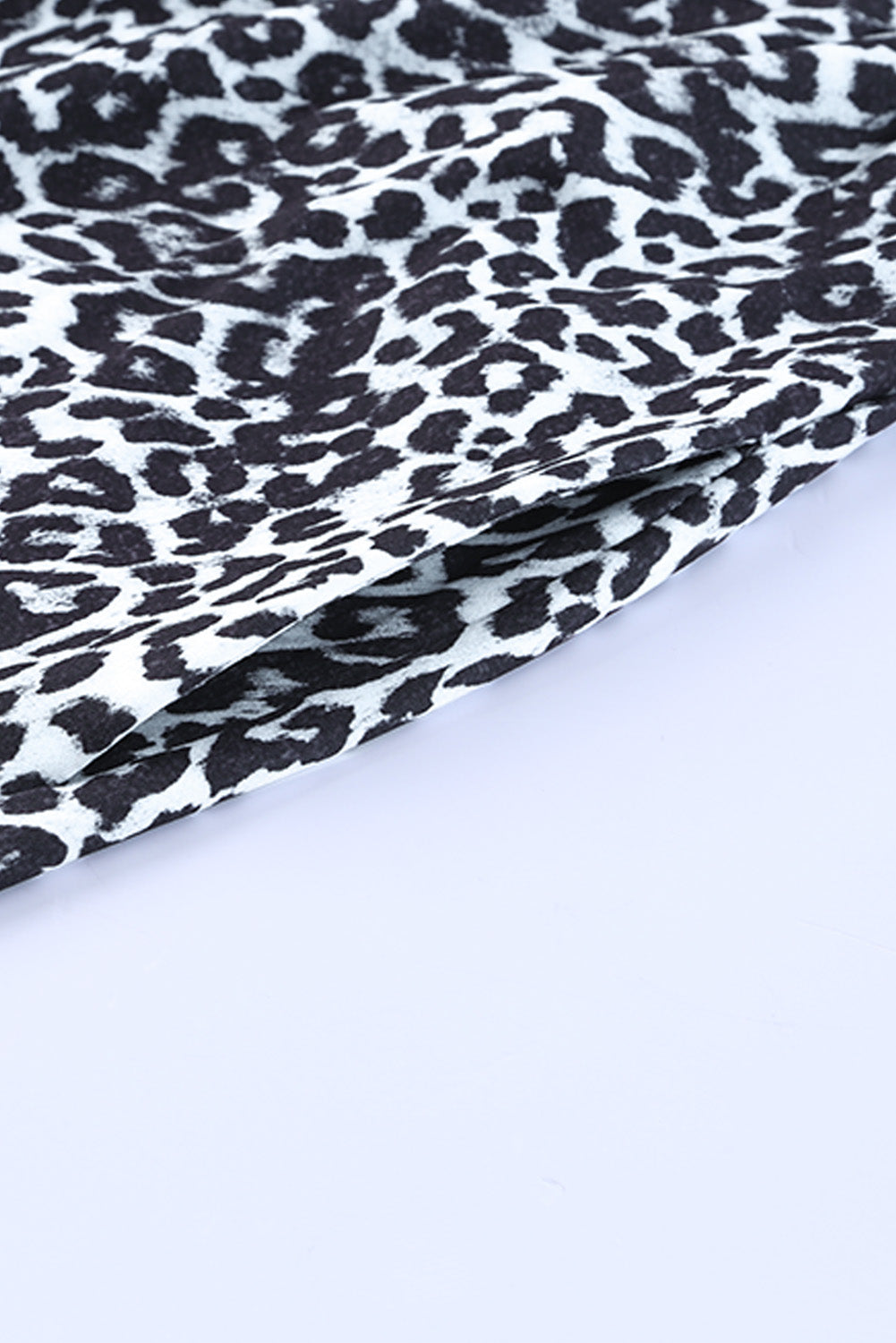 Graues, geripptes Maxikleid mit Leoparden-Patchwork und Taschen