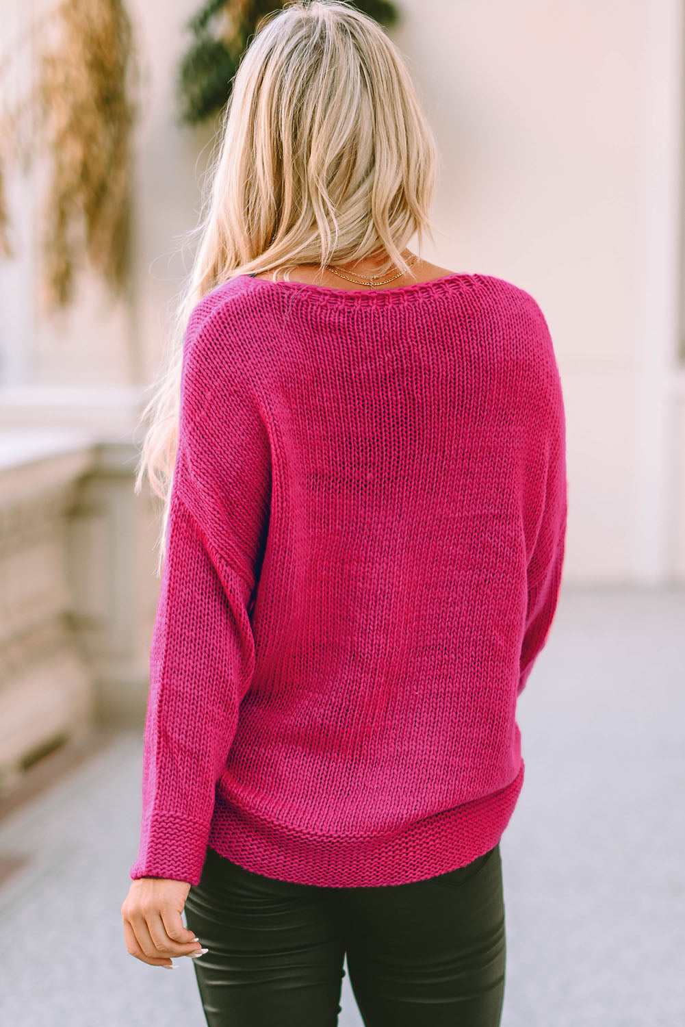 Ohlapen pleten pulover z V izrezom barve Apricot
