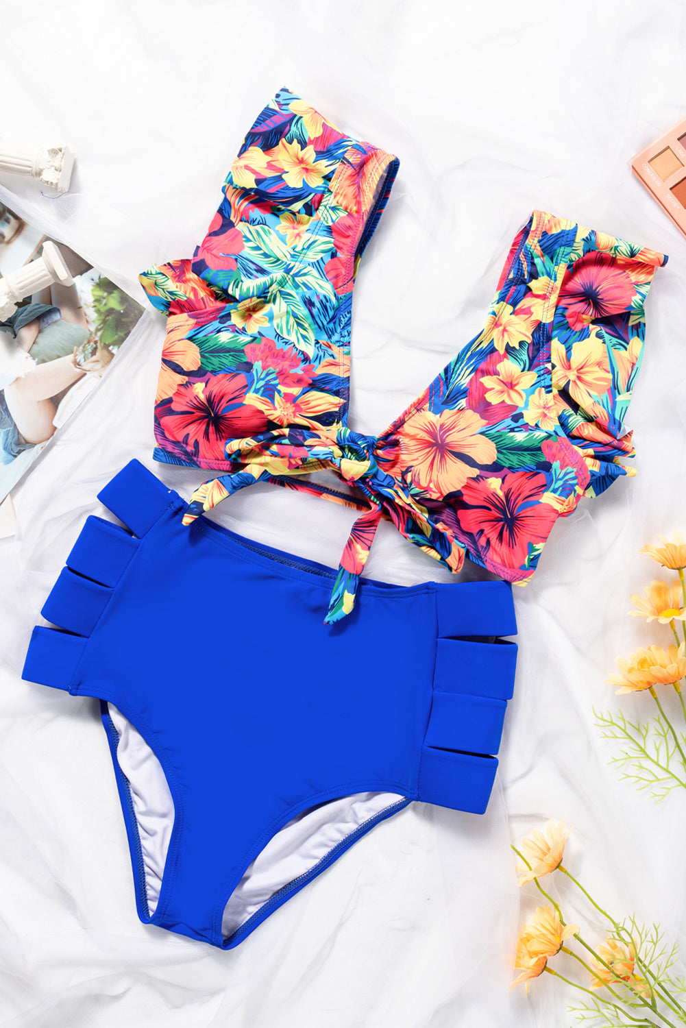 Bikini kupaći kostim visokog struka s cvjetnim printom na prednjoj strani i volanima