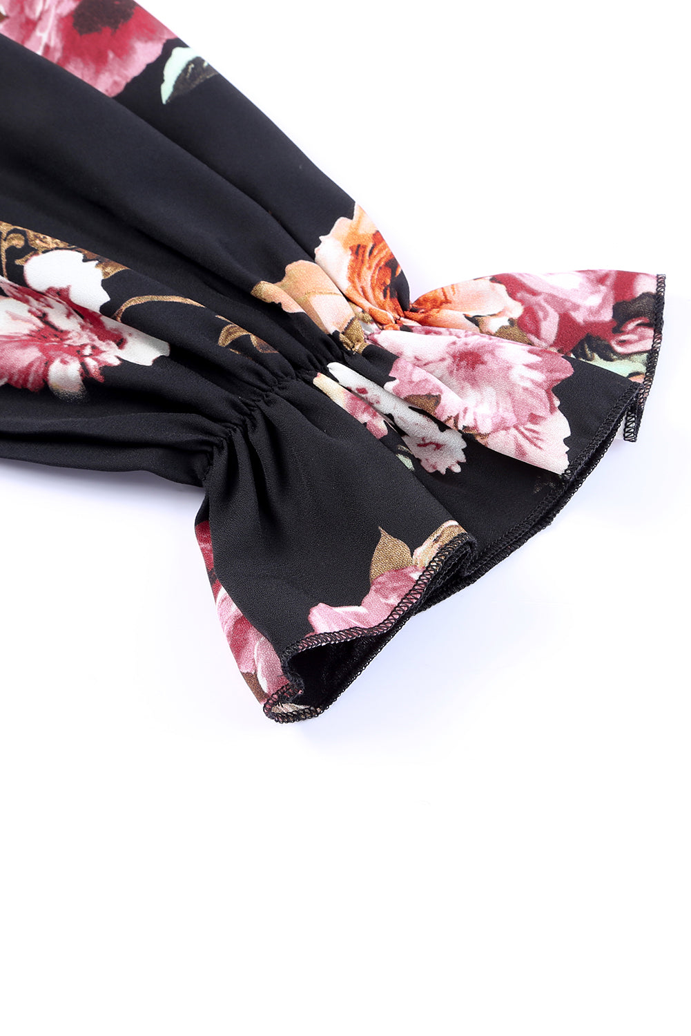Crna labava hladna bluza na ramena od čipke s cvjetnim uzorkom