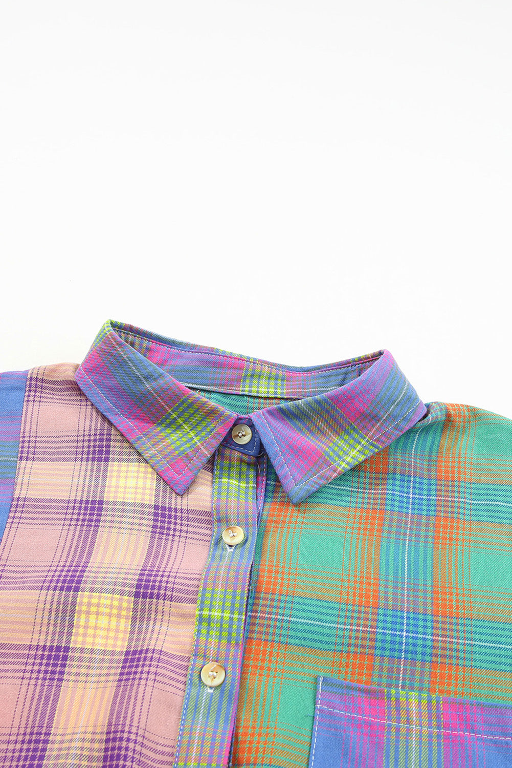 Vijolična srajca s karirastim robom v prelivu