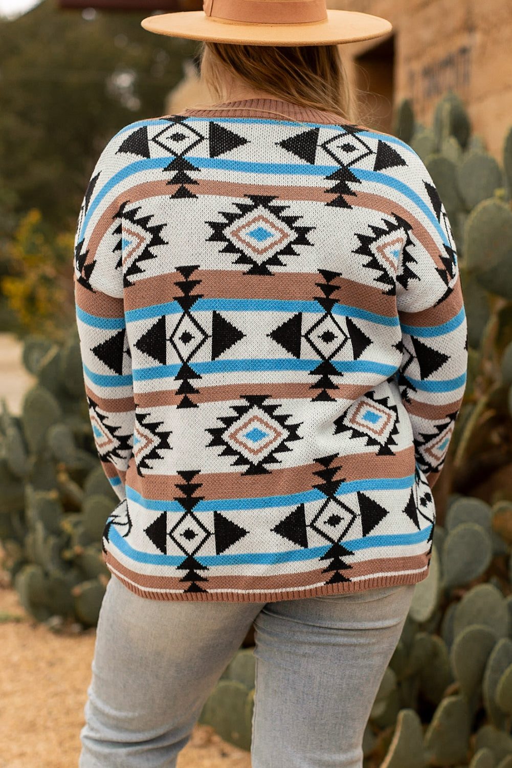 Večbarvni azteški pleteni pulover z velikimi rameni