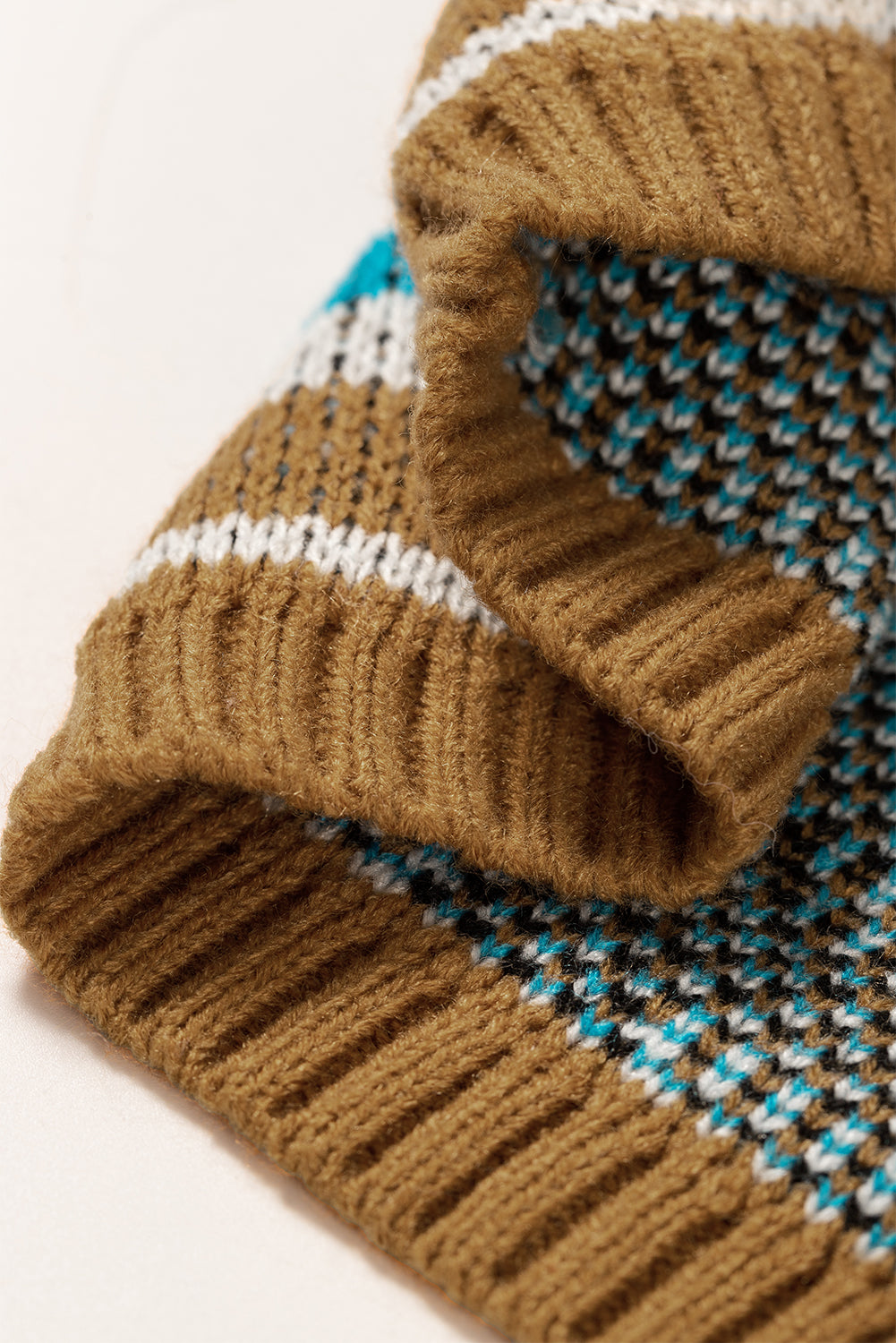 Smeđi Aztec prugasti pleteni rebrasti pulover