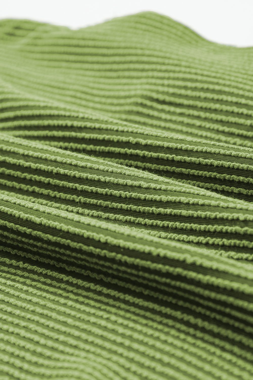 Robe droite côtelée vert herbe à manches flottantes