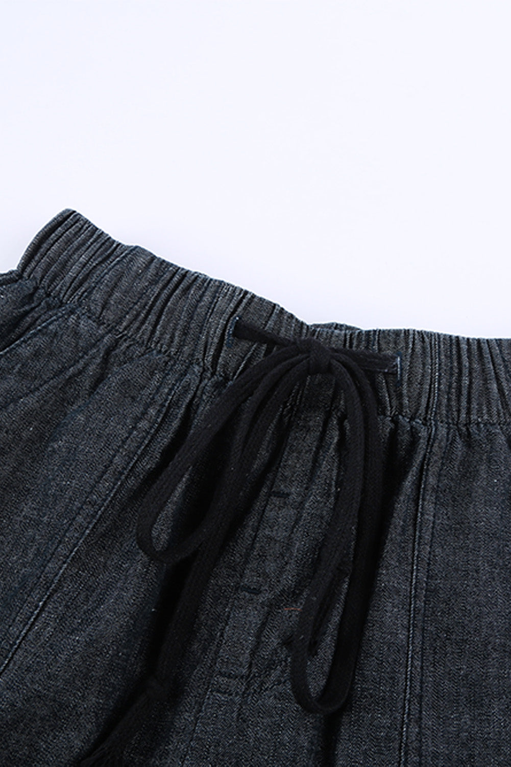 Pantaloncini di jeans sfilacciati con tasche casual neri