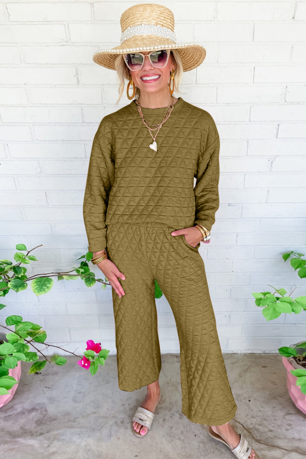 Tenue pull et pantalon matelassés unis vert sauge