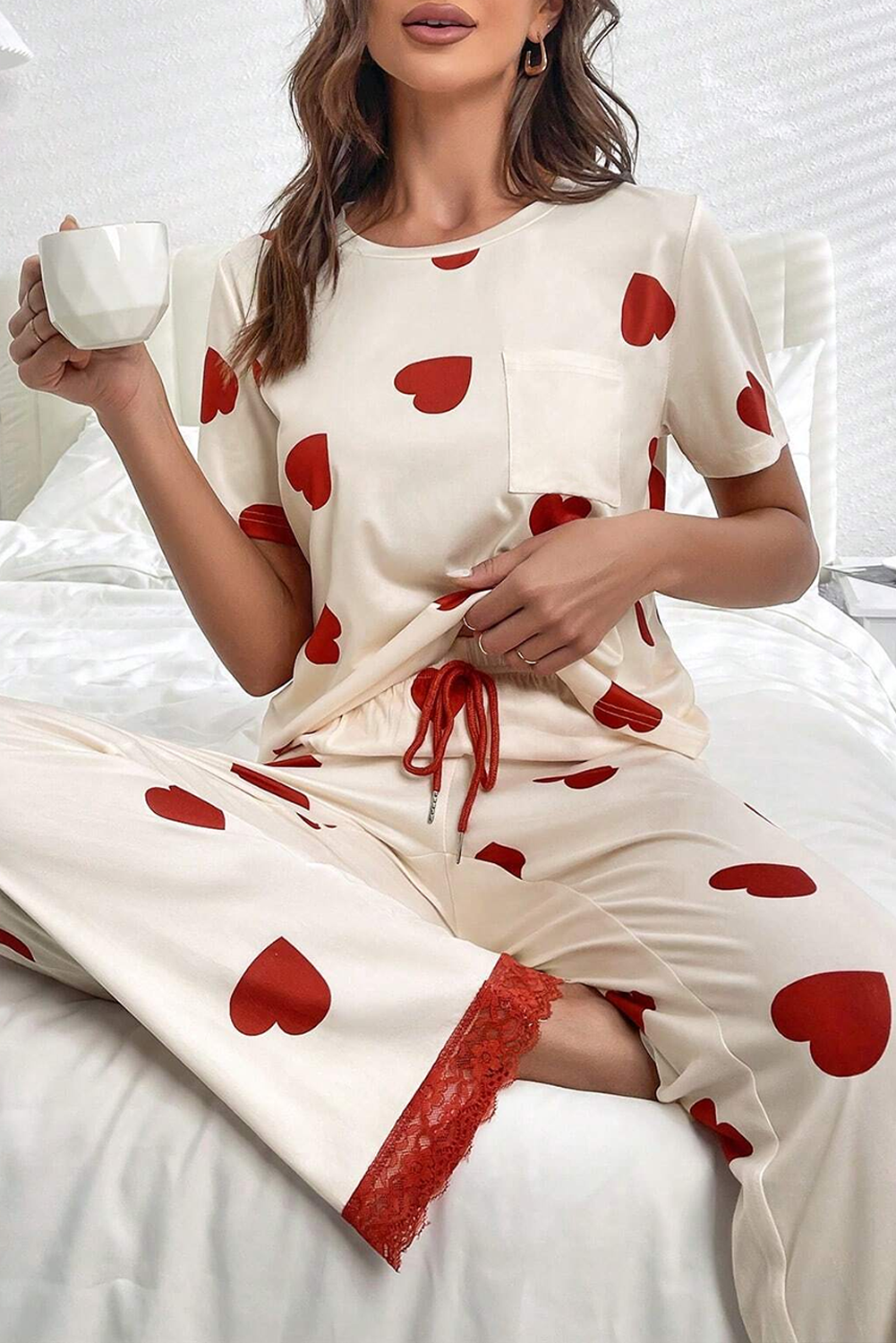 Komplet majica s bijelim pidžamama s printom srca za Valentinovo