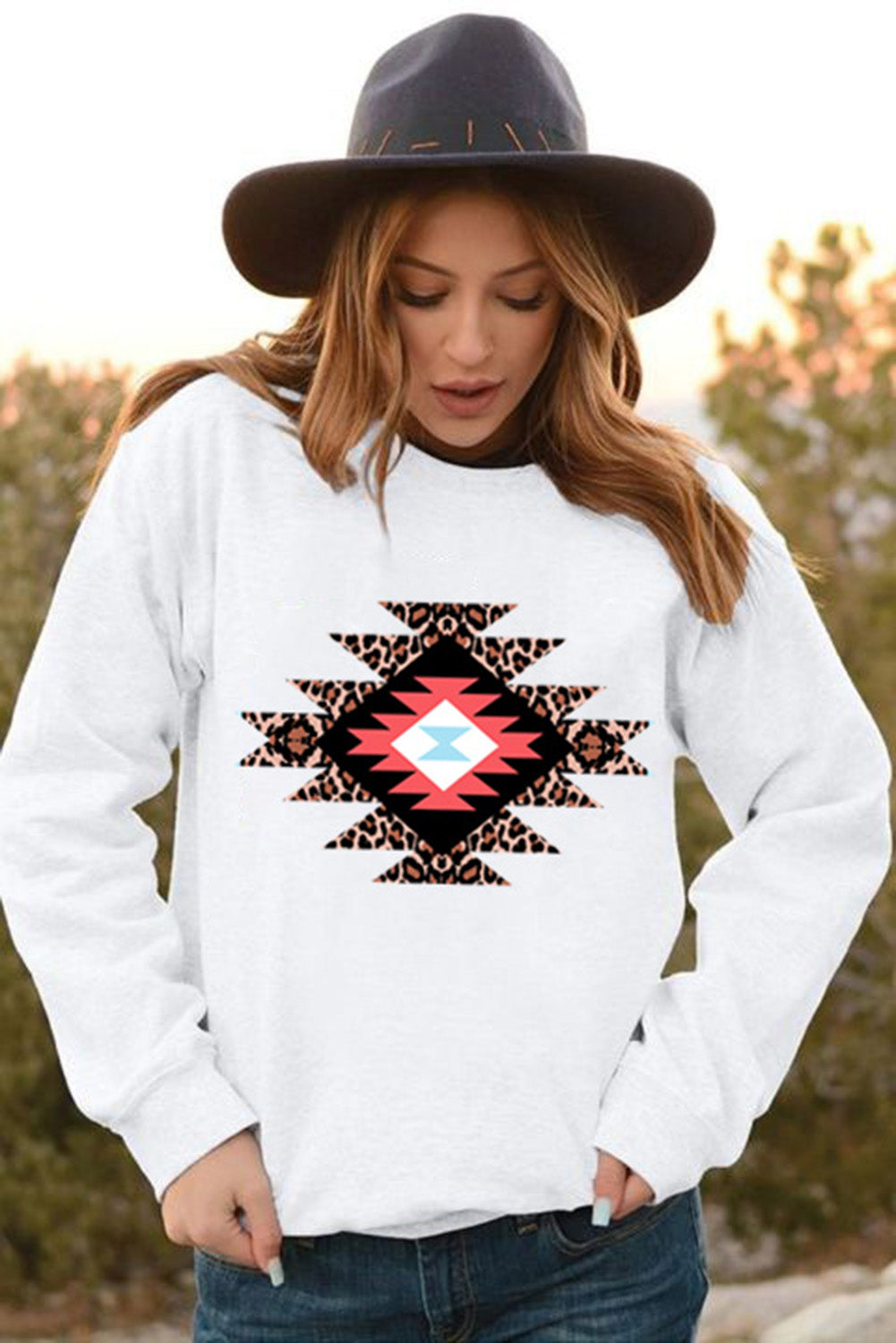 Leopard Geometric Pattern White Sweatshirt