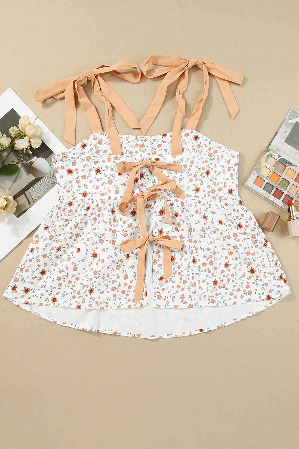 Canotta babydoll con stampa floreale bianca sulle spalle