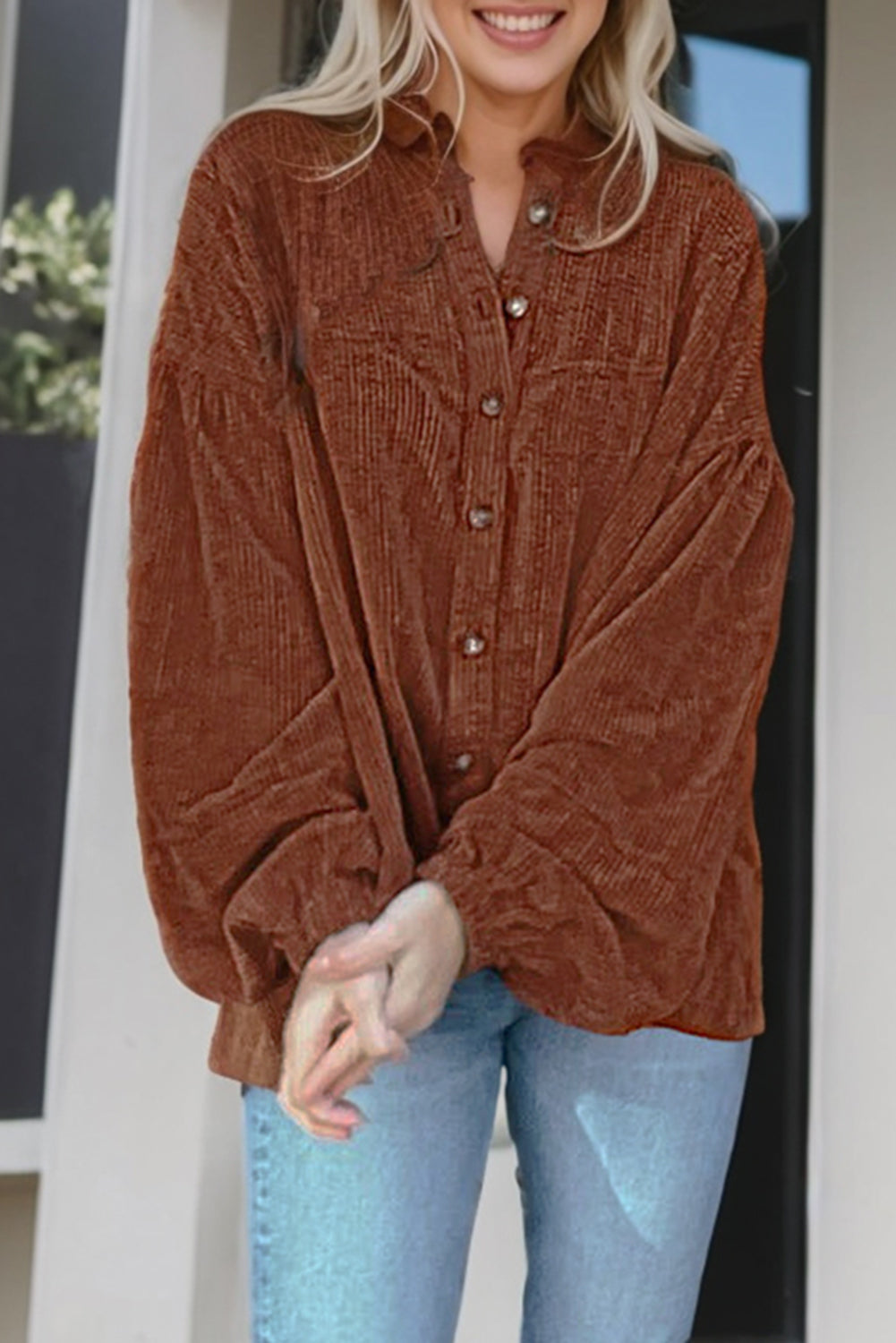 Moška majica z napihnjenimi rokavi v teksturi kave