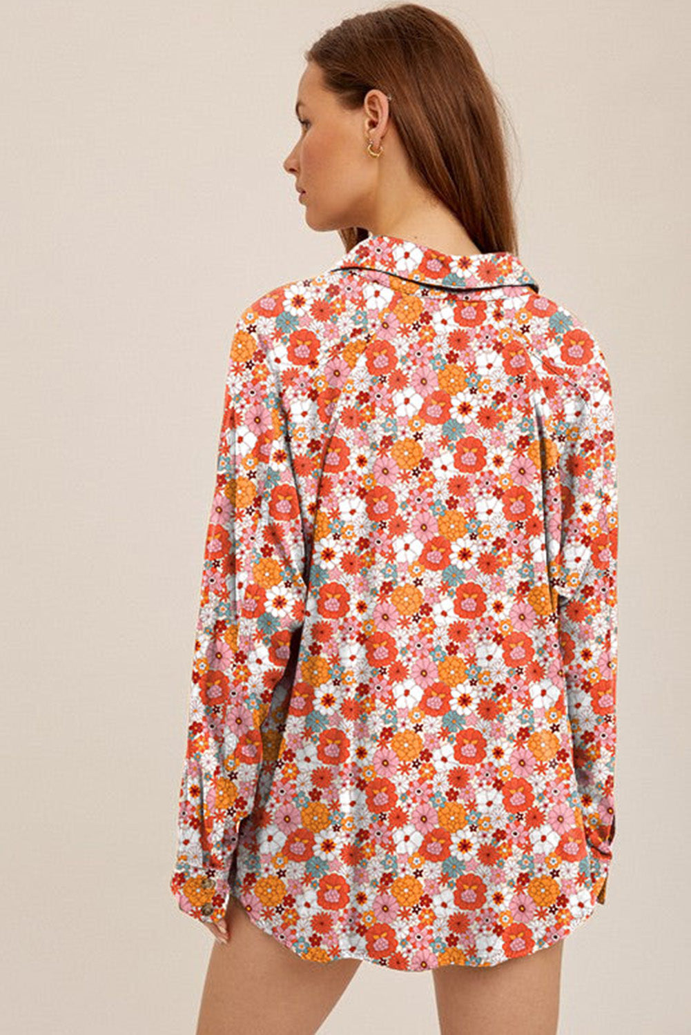 Večbarvna srajca za prosti čas z naprsnimi žepi in cvetličnim vzorcem