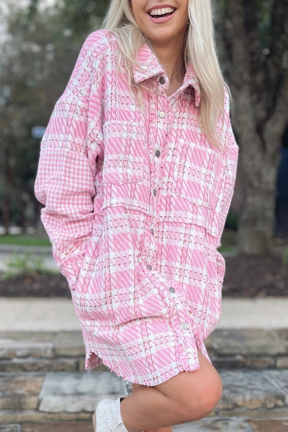 Rosafarbene, übergroße Tweed-Jacke mit Hahnentrittmuster