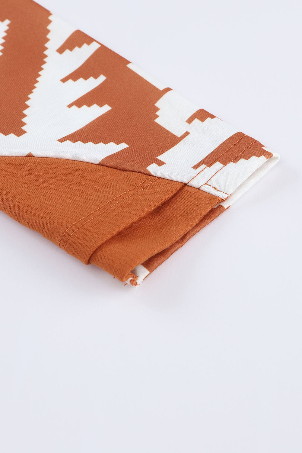 Sweat à capuche marron à imprimé aztèque et patchwork avec trou pour le pouce