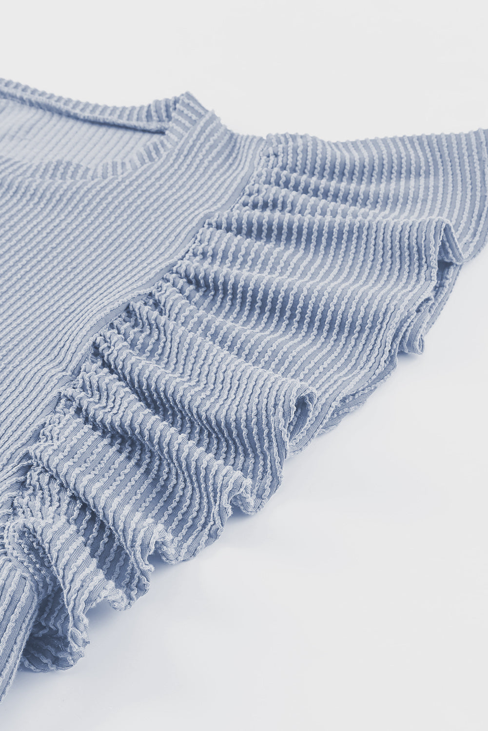 T-shirt à manches courtes à volants en tricot côtelé bleu ciel