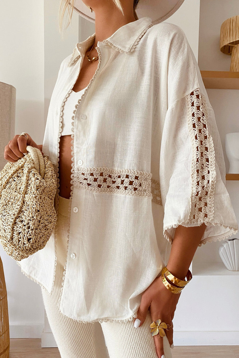 Chemise blanche à manches mi-longues et bord festonné en patchwork de crochet