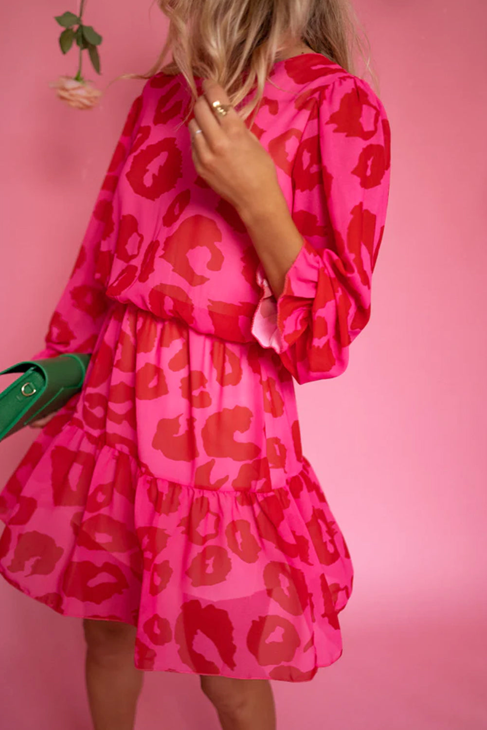 Mini haljina s ružičastim leopard printom s volanima i volanima