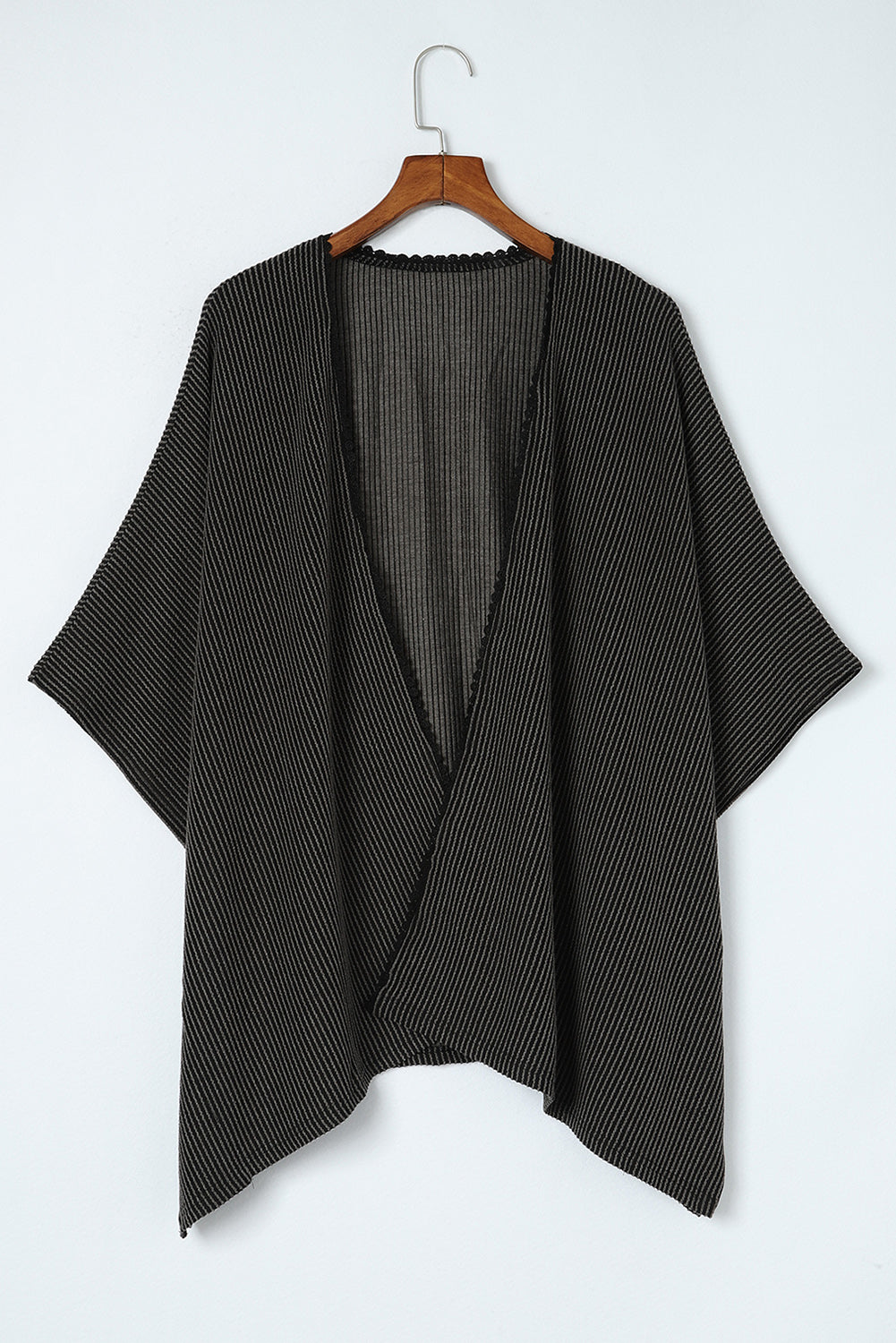 Schwarzer, gerippter Oversize-Kimono mit Spitzenbesatz