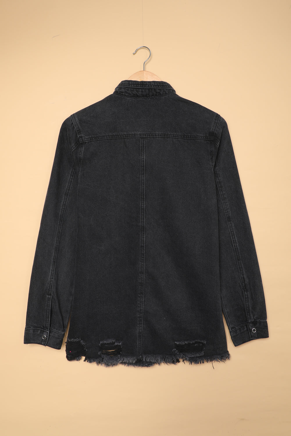 Schwarze zerrissene Jeansjacke