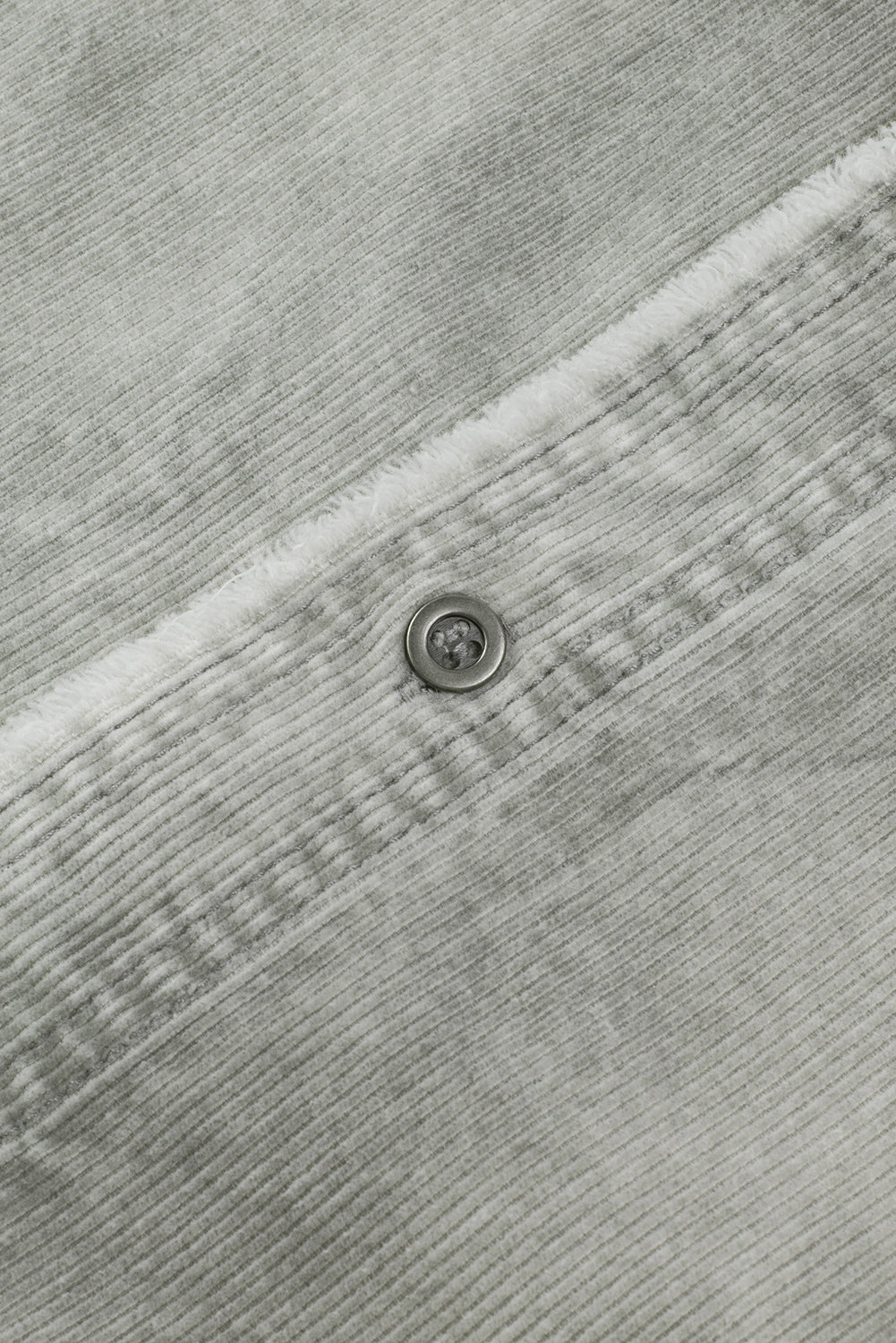 Robe en jean gris dégradé à manches longues et ourlet brut boutonné